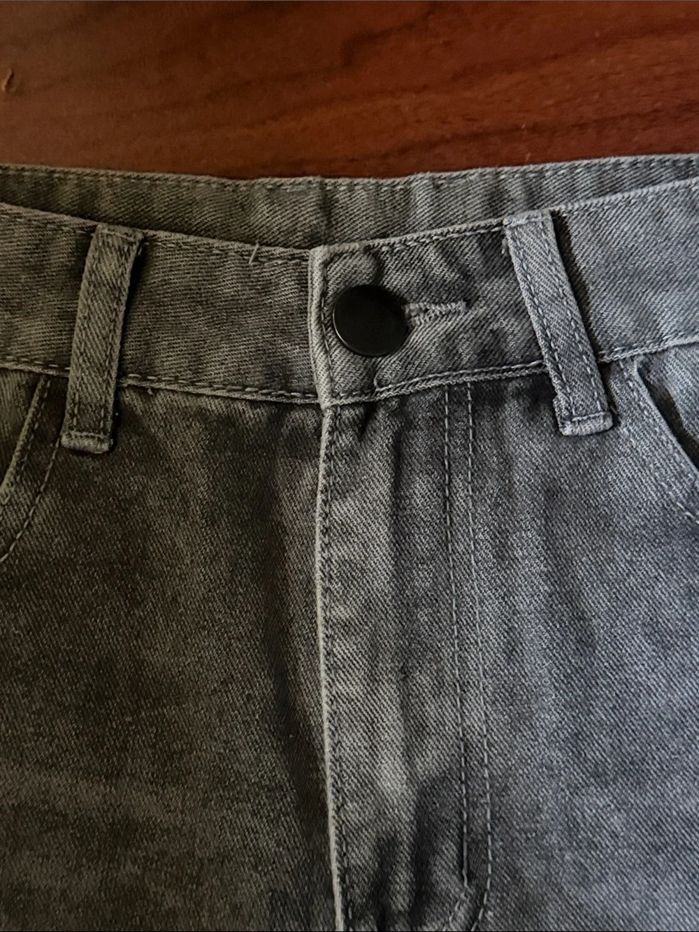 Men's Distressed Gray Star-Print Jeans